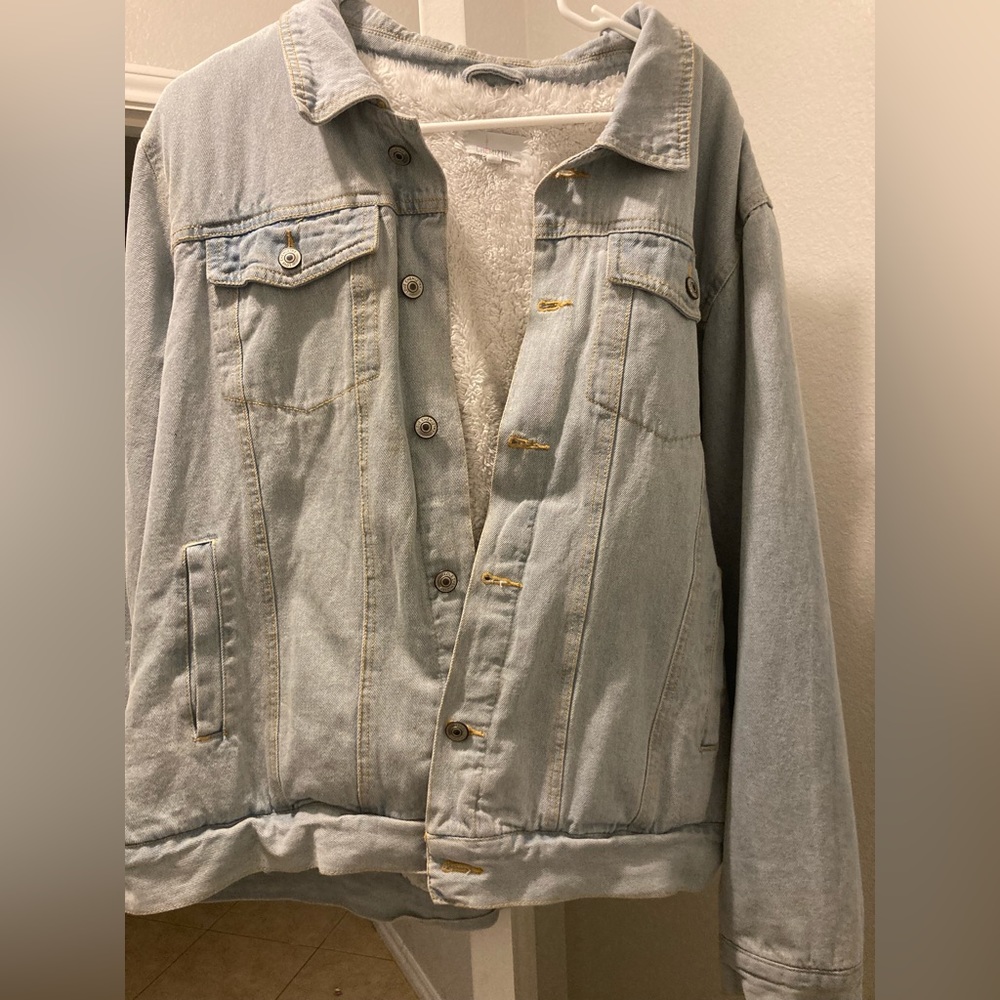 Jean jacket size large great condition